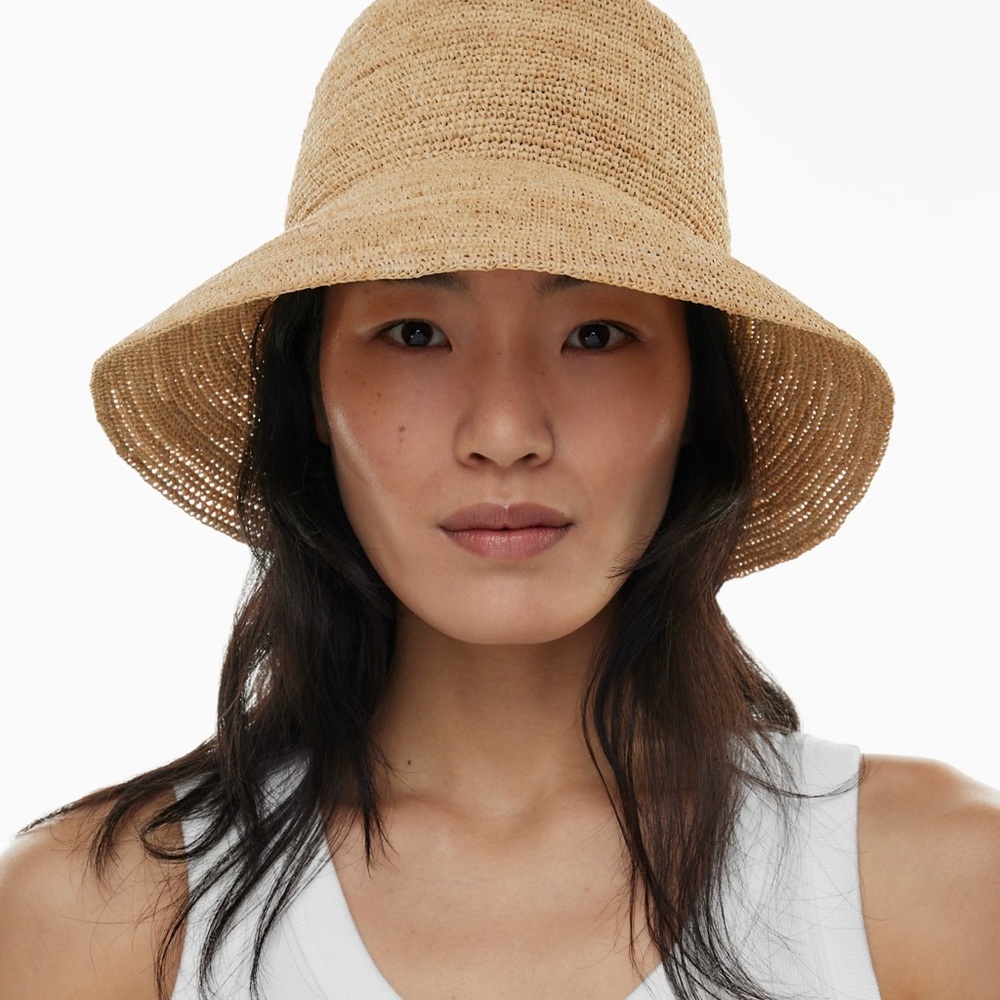 NWT Aritzia Little Moon Sunbeam Hat - Small